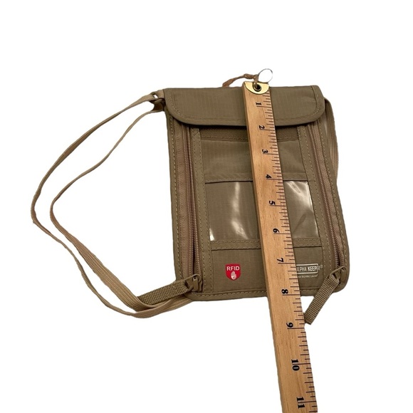 Alpha Keeper RFID Blocking Neck Wallet - Picture 10 of 10